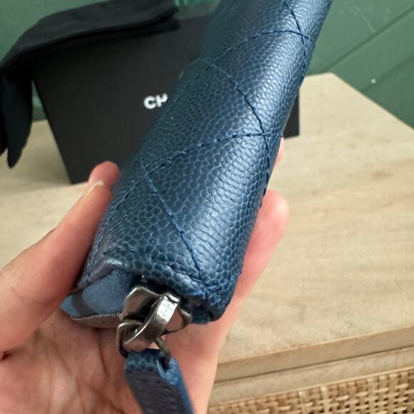 EUC Chanel Zip Around Caviar Blue Leather Wallet Aged Silver HW - Picture 7 of 13